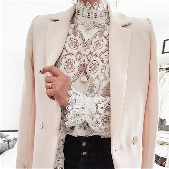 ✨Last 1✨Chic Lace Mock Neck Blouse - Picture 2 of 9